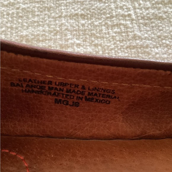 Born Two Tone Red/ Brown Leather Loafers Women's size 9
BT-1 - Picture 5 of 6